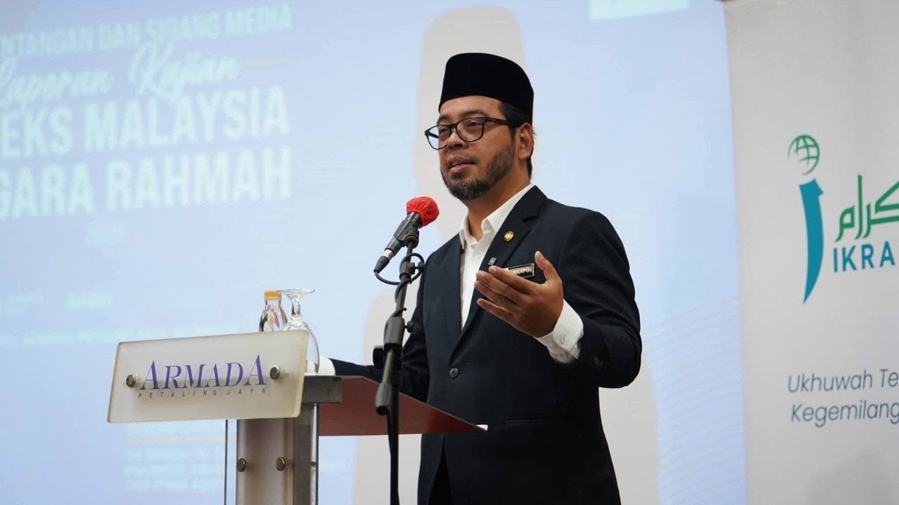 Work stress makes people gay: Malaysian minister's bizarre remark draws flak