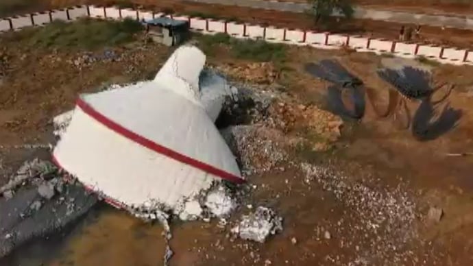 A water tank constructed at a cost of Rs 21 crore collapsed even before its inauguration in Gujarat’s Surat district.