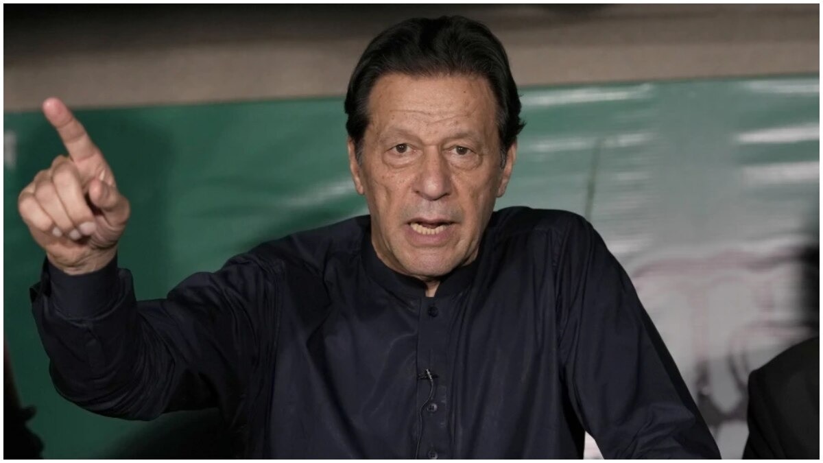 Pak doctors examine Imran Khan in jail after party raises concerns over eyesight
