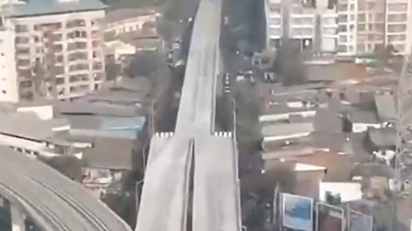 4 lanes abruptly turning 2 on flyover near Mumbai sparks ridicule, alarm