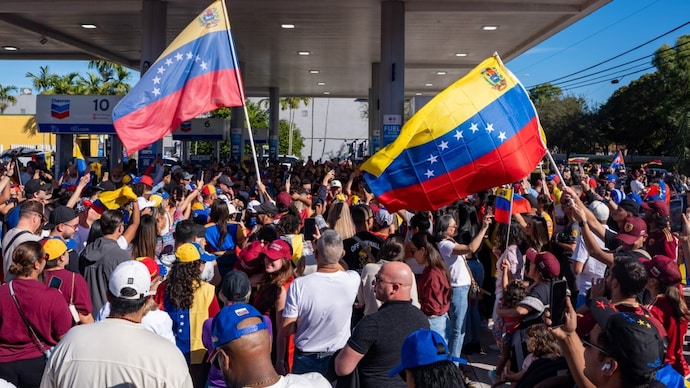 Venezuelans celebrate in Florida over the ouster of Nicolas Maduro