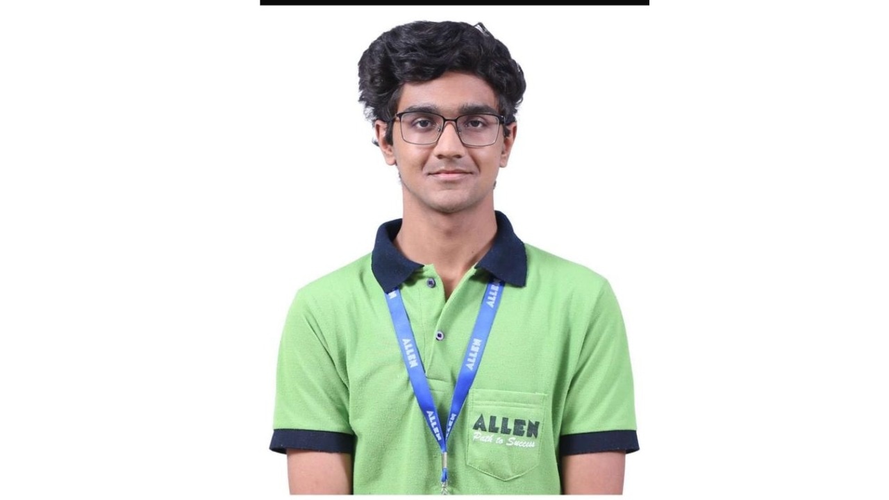 17-year-old Kabir Chhillar scores 300/300 in JEE, says clarity beats long hours