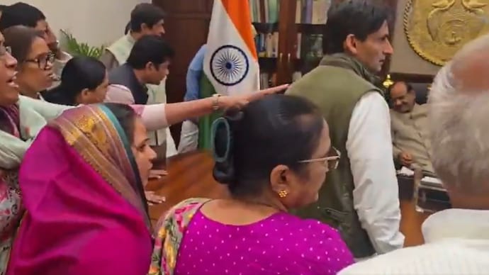 Congress MPs threatened Speaker, said Kiren Rijiju. Congress MPs threatened Speaker, said Kiren Rijiju.