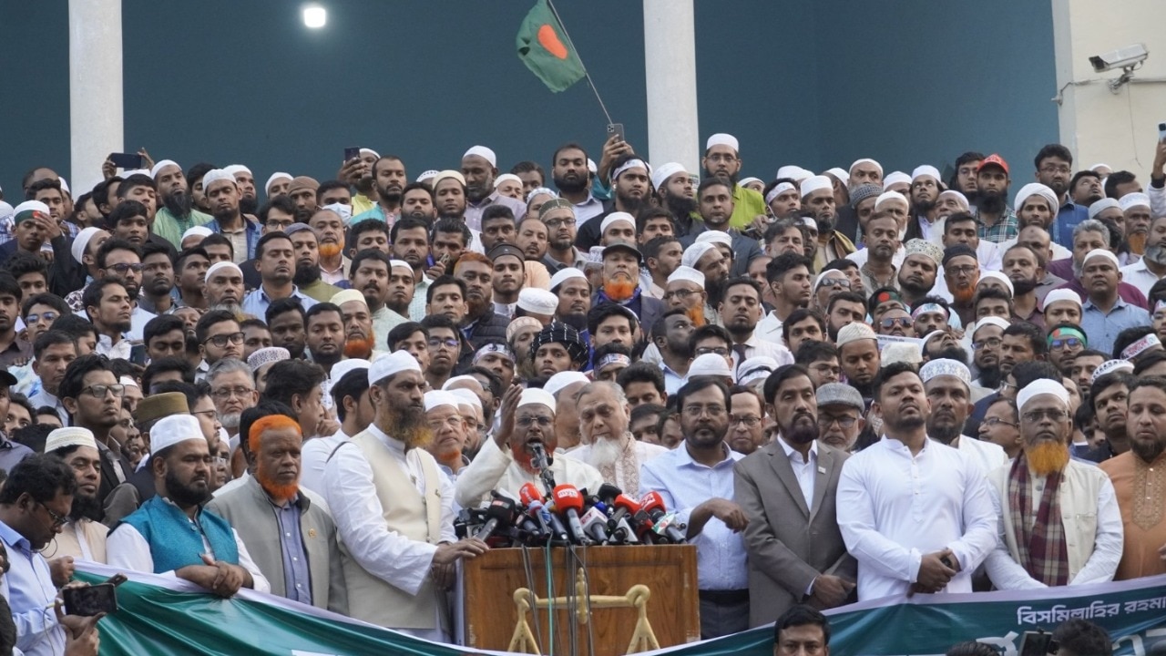 Fierce face-off amid Bangladesh oath-taking, Jamaat bloc threatens street protests