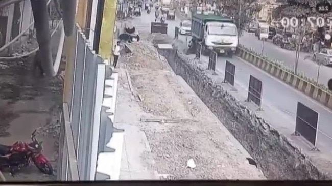 Caught on CCTV: Truck hits biker, throws him into pit in Maharashtra
