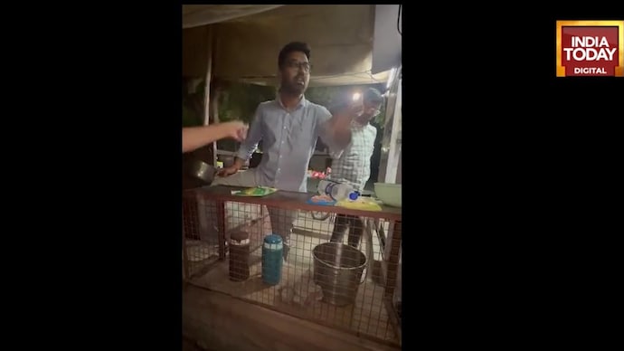 Junior resident allegedly created ruckus at tea stall late night Junior resident allegedly created ruckus at tea stall late night