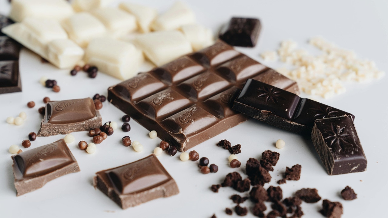 Which Indian hill station is known as the chocolate town of India?