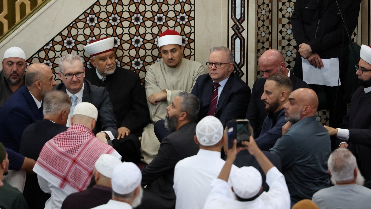 Genocide supporters: Australian PM booed, heckled at Sydney mosque