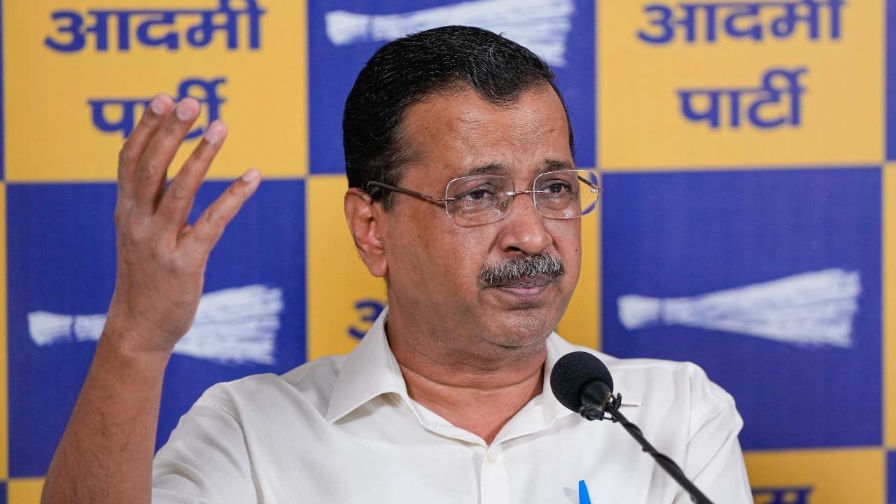 AAP names 460 candidates for Gujarat local body polls, slams dynasty politics