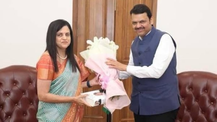 Maharashtra CM Devendra Fadnavis congratulated her Ashwini Bhide