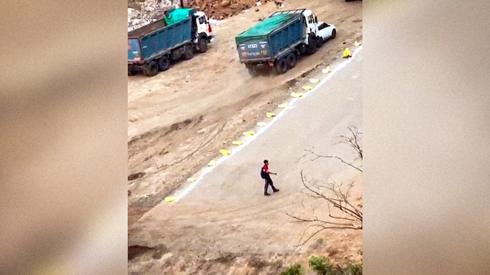 No one was injured in the incident, but the unoccupied car suffered severe damage. Dombivli dumper