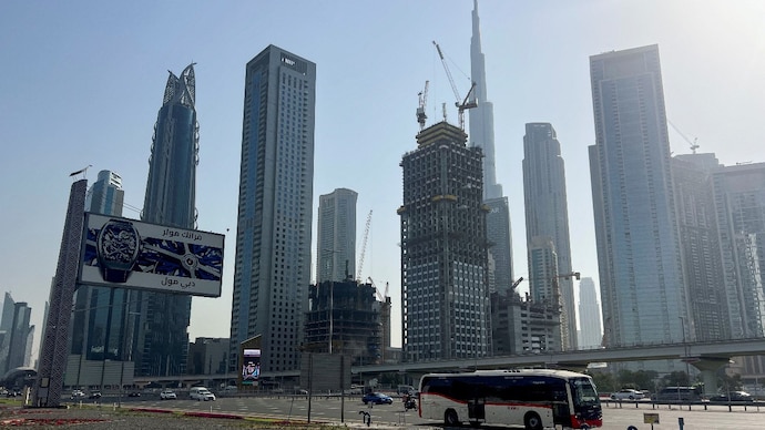 Vehicles drive along a highway, amid the U.S.-Israeli conflict with Iran, in Dubai, United Arab Emirates, March 4, 2026. Picture taken with a mobile phone. REUTERS/Rula Rouhana/File Photo Dubai