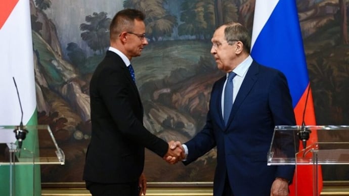 Hungarian Foreign Minister Peter Szijjarto (left) shaking hands with his Russia counterpart Sergei Lavrov. (Photo: Reuters) Hungarian Foreign Minister Peter Szijjarto (left) shaking hands with his Russia counterpart Sergei Lavrov. (Photo: Reuters)