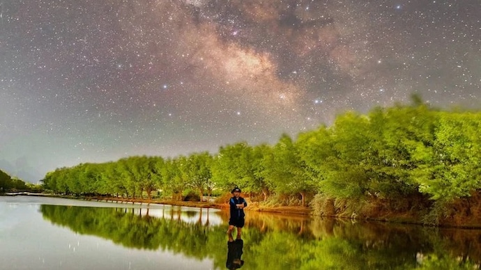 A dazzling display of stars, and their breathtaking reflection on a lake in Ladakh (Photo: Dorje Angchuk) India star milky way galaxy