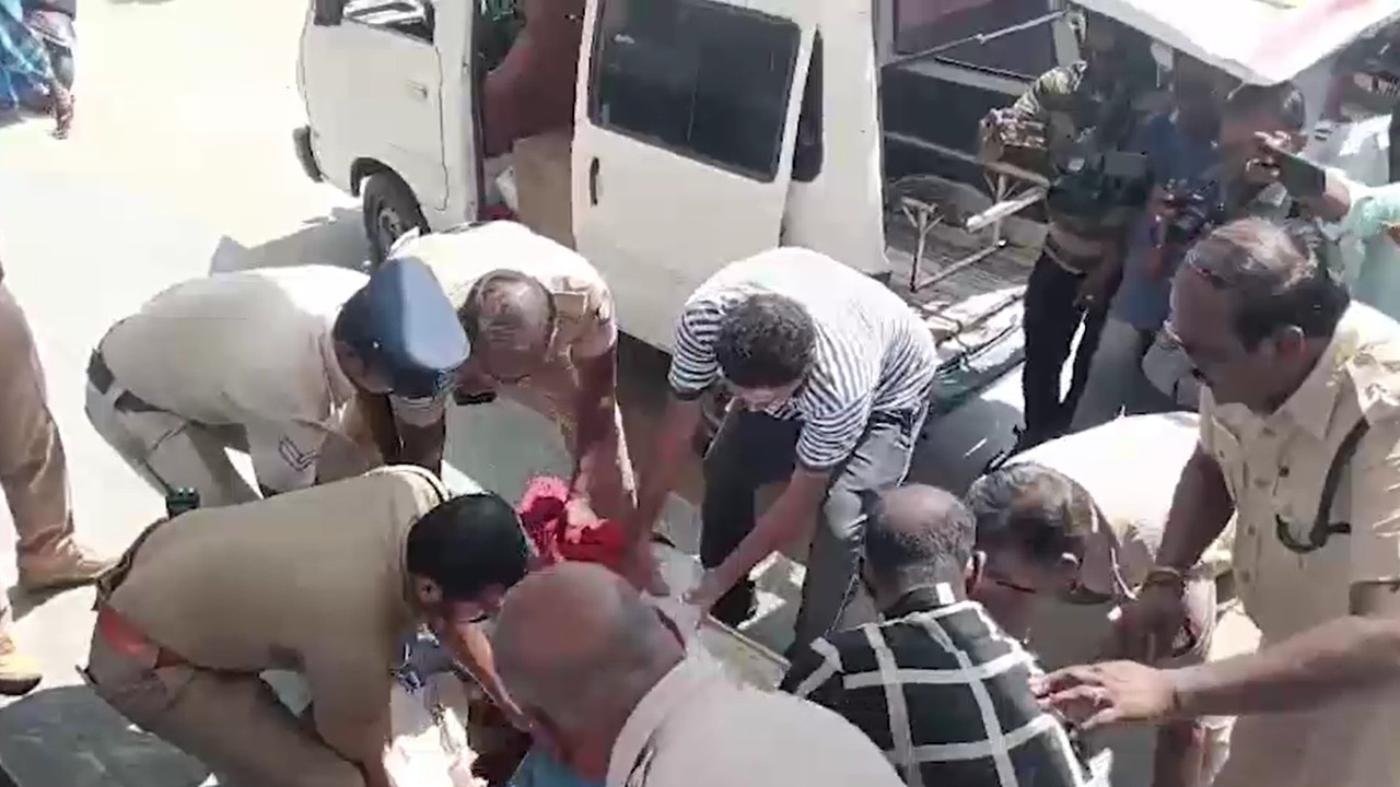 Woman hacked to death by husband at Tamil Nadu bus stand