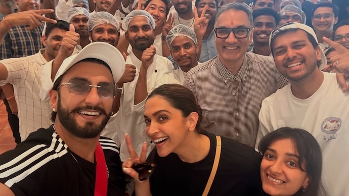Ranveer Singh, Deepika Padukone seen in Mumbai restaurant. (Photo credit: Instagram/Ben Bombay) Ranveer Singh, Deepika Padukone