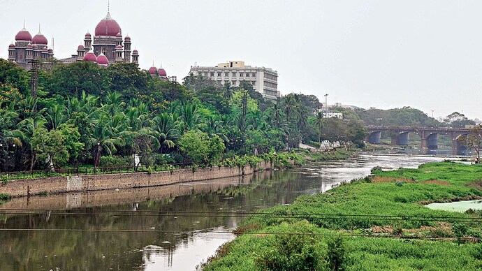 UNDER STRESS: A stretch of the Musi River in Hyderabad (Photo: Mohammed Aleemuddin)