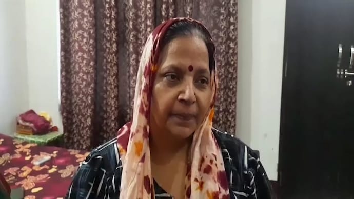 A woman declared brain-dead at a Bareilly hospital showed signs of life after the ambulance carrying her home hit a pothole. UP