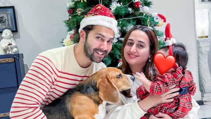 Varun Dhawan with his family in frame. (Photo: Instagram/varundvn)