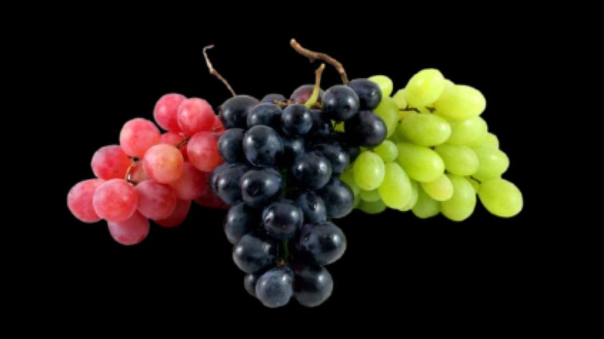 Simple natural ways to clean grapes and reduce pesticides
