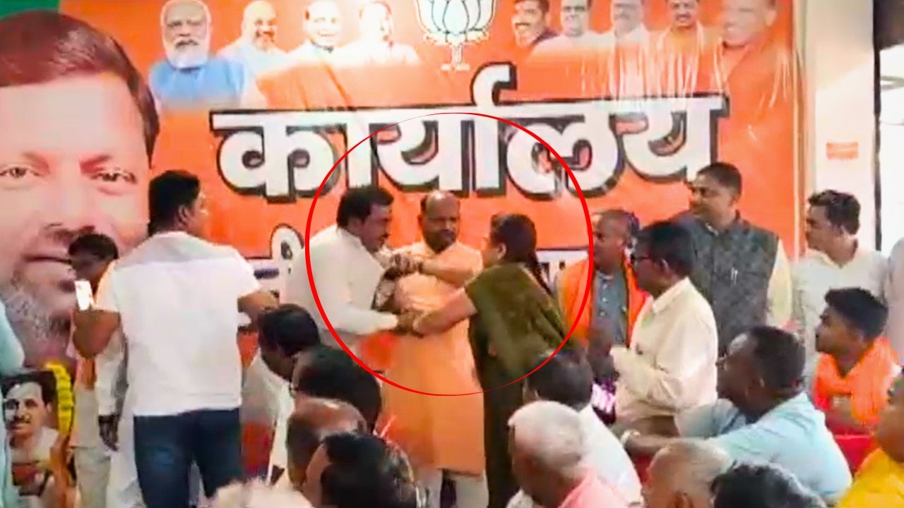 UP woman storms BJP office event, slaps leader over Rs 4.5 lakh dispute