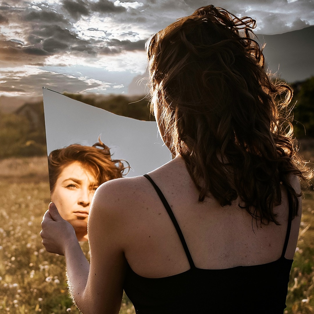 Why mirrors flip your image, and how your brain plays tricks on you