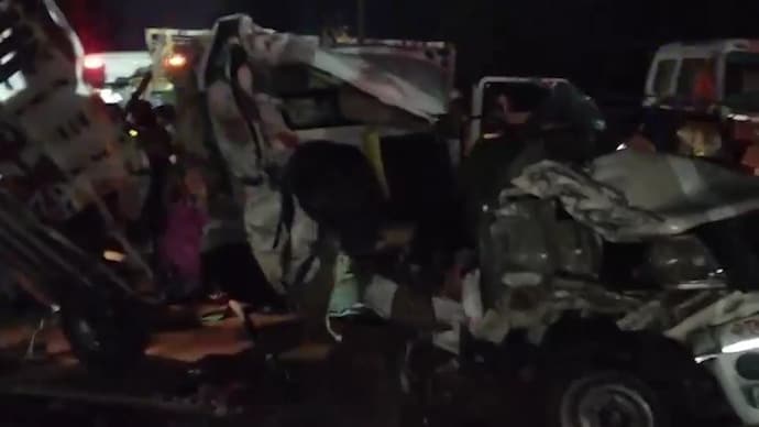 At least 10 people were killed and 25–30 injured after a pickup vehicle collided head-on with a bus accident