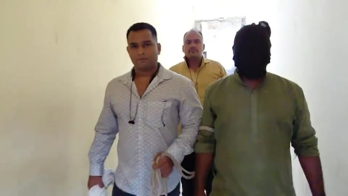 An e-rickshaw driver in Nagpur allegedly killed a hotel owner. Accused