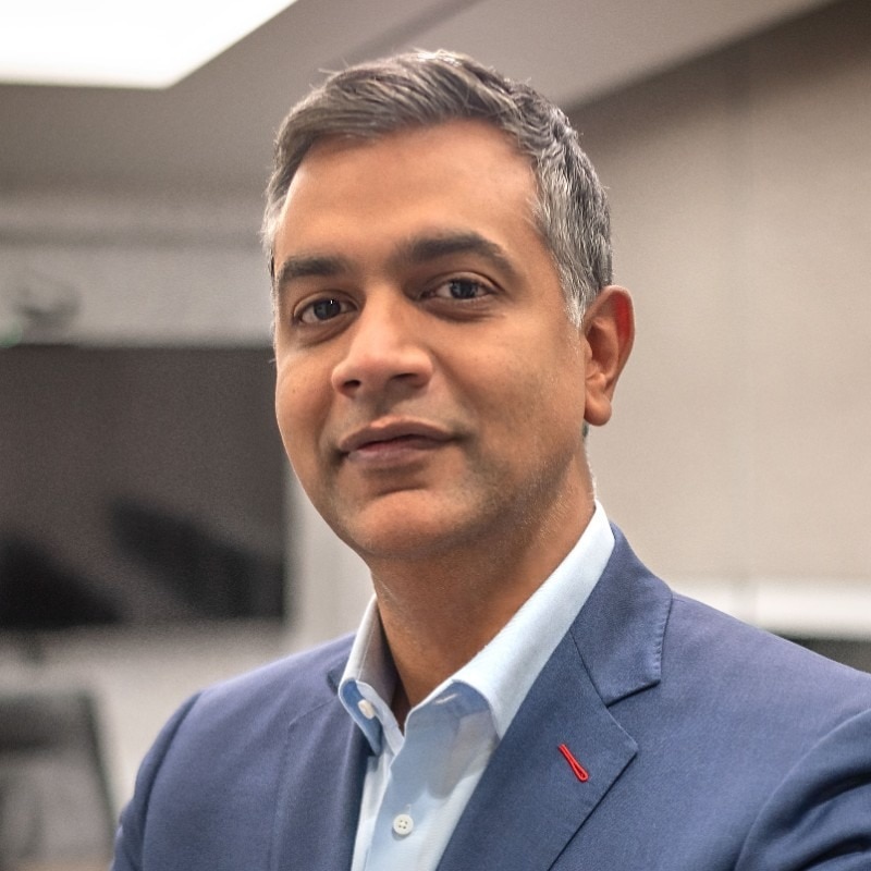 Customers Bank CEO uses AI clone on earnings call to signal automation push