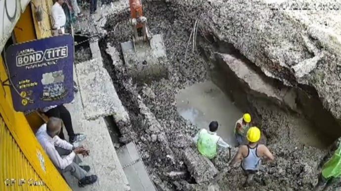 According to officials, he succumbed to his injuries while being taken to the hospital. aligarh