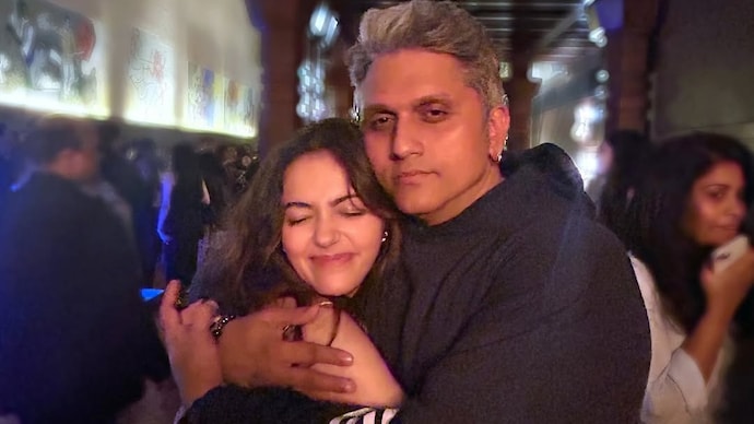 Aneet Padda wishes Syara director Mohit Suri on his birthday. (Credit: Instagram/@aneetpadda) Anit Padda