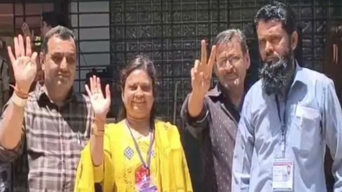 Apekshaben Naineshbhai Soni, contesting as an independent, registered a decisive victory from Ward Number 7 — a constituency where 97 per cent voters belong to the Muslim community. (Photo: Social Media) Apekshaben Naineshbhai Soni