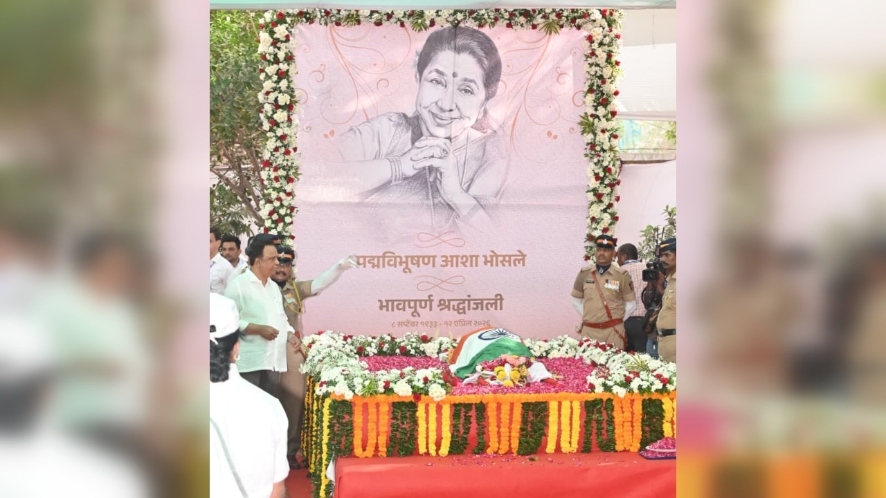 Asha Bhosle cremated with full state honours in Mumbai