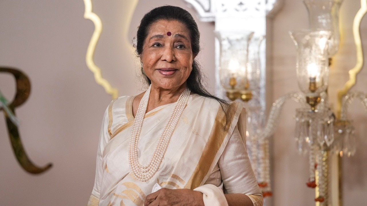 Her melodies will echo forever: Political leaders pay tribute to Asha Bhosle
