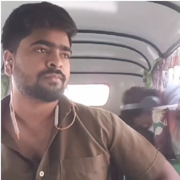 Bengaluru auto driver makes passenger clean up their mess before leaving. Watch