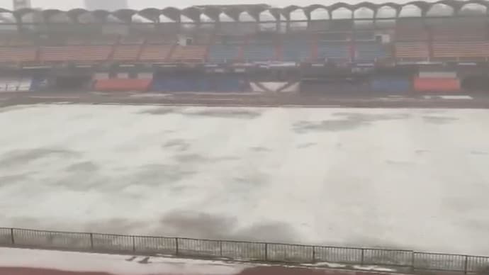 Heavy hailstorm turns Bengaluru white. (Photo: India Today) Bengaluru Hailstorm