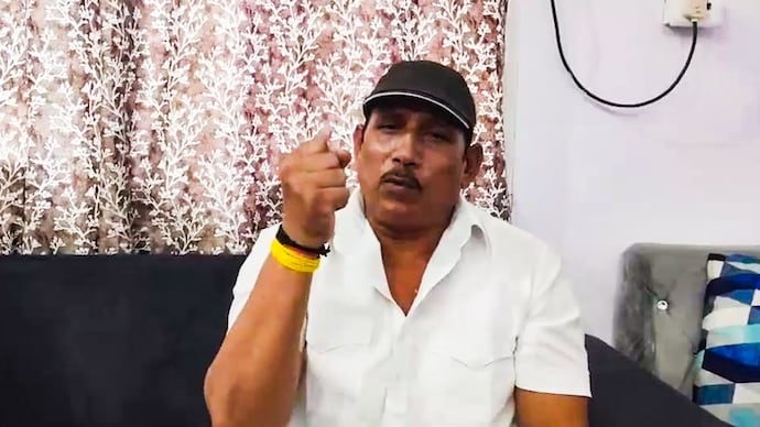 BJP MLA Pritam Lodhi said that his hand weighs 250 kg. BJP MLA Pritam Lodhi said that his hand weighs 250 kg.