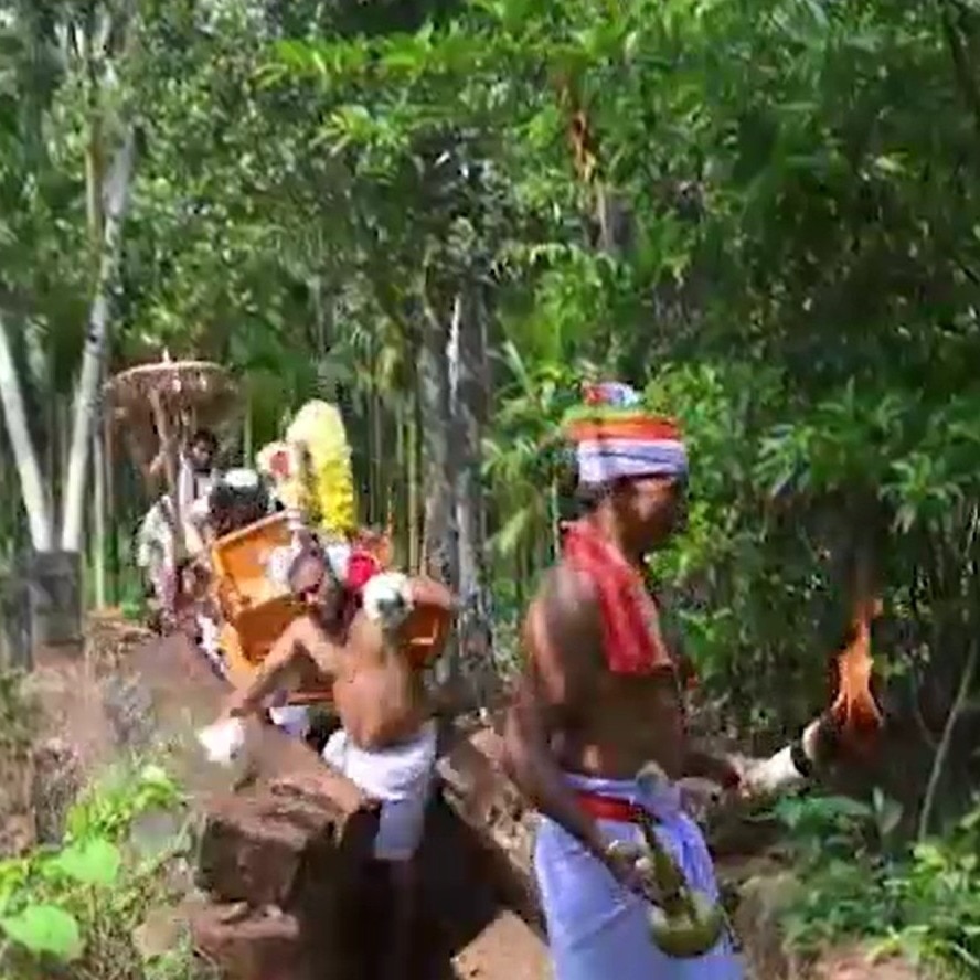 Eight injured as bridge collapses during procession near Moodbidri