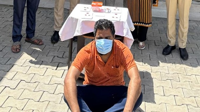 A cyber fraudster posing as a doctor, lawyer and businessman duped over 500 women across India Conman