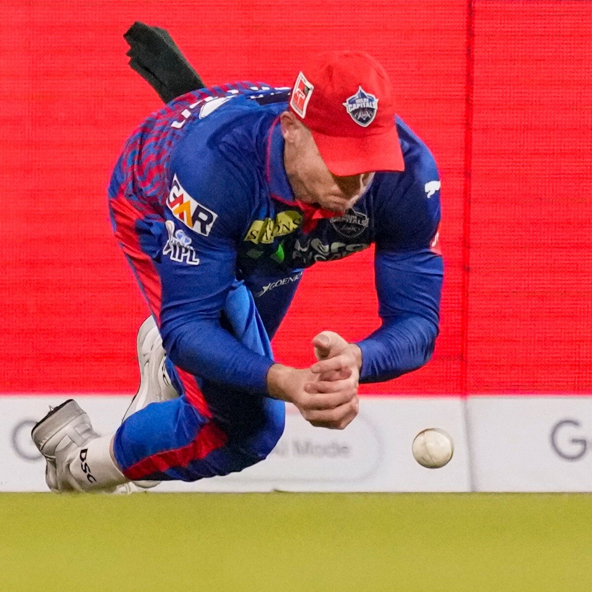 IPL Play Of The Day: Not Samson, Delhi's butter fingers prove costly in Chennai
