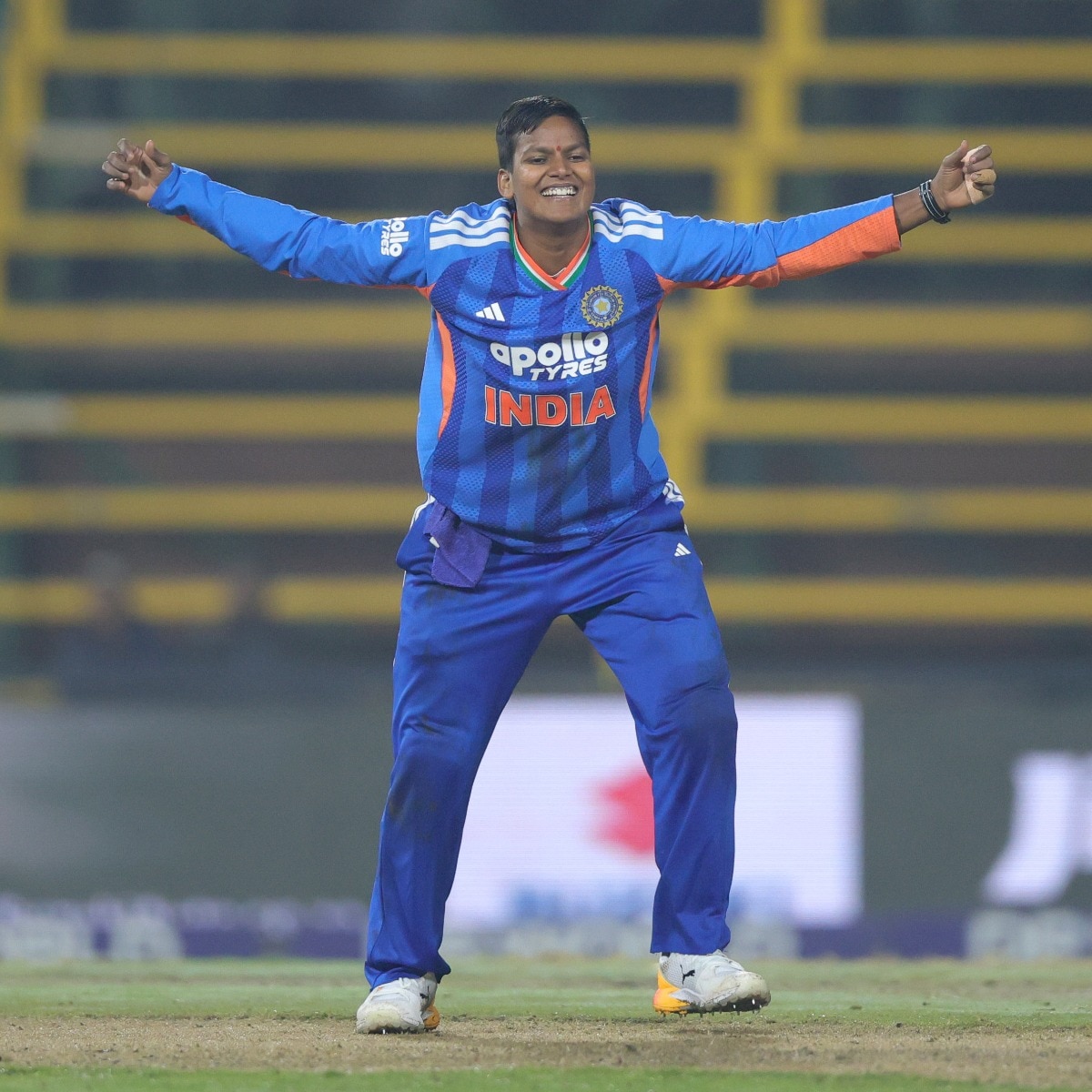 Deepti Sharma redeems herself, saves India from T20I series whitewash vs South Africa
