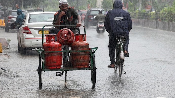 Delhi will get a dry May 1 but east India will face heavy rain and lightning. Bengaluru is still soaking after a record-breaking downpour. Here is what to expect across the country tomorrow. (Photo: Reuters) Delhi will get a dry May 1 but east India will face heavy rain and lightning. Bengaluru is still soaking after a record-breaking downpour. Here is what to expect across the country tomorrow. (Photo: Reuters)