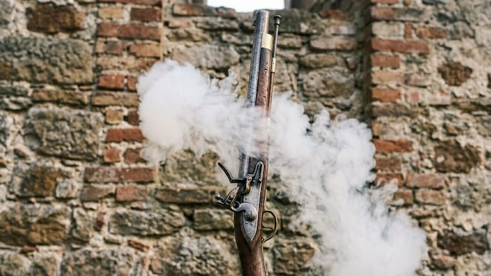 Gun
