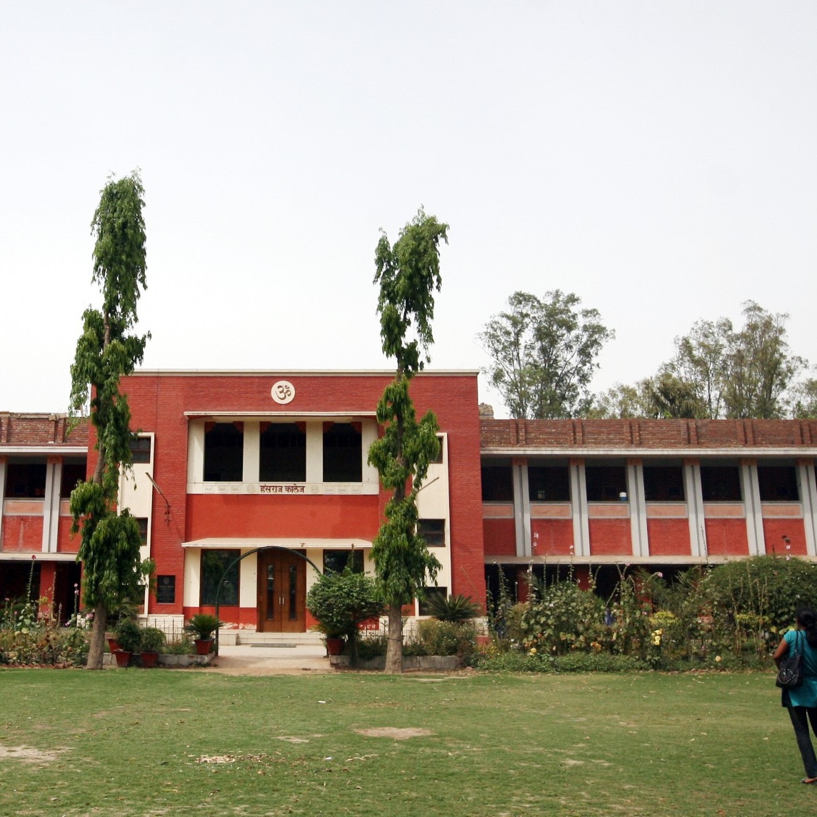 30 students suspended at Hansraj College over fest chaos, DUSU calls it undemocratic