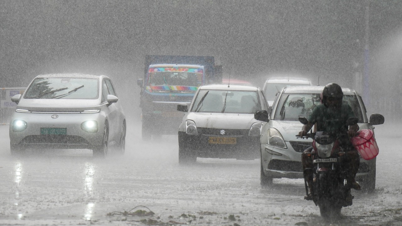 Unseasonal cold to grip large parts of India due to rain on Wednesday