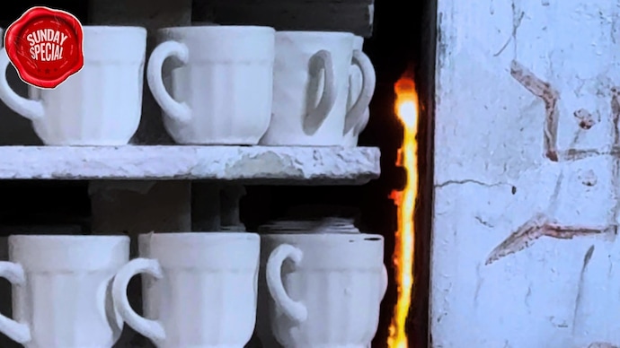 At a ceramic factory in Khurja, mugs head into the kiln. Due to the LPG shortage, kilns across all 300 units are unable to operate. (Image: Meenal Sharma) In a Khurja ceramic factory, mugs head into the kiln. Due to the LPG shortage, kilns across all 300 units are not able to run. (Image: Meenal Sharma)