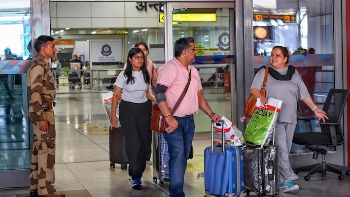 Indian nationals advised not to travel to Iran (Photo: Representative) Indian nationals in the region have been advised to follow local authority guidelines as well as advisories issued by Indian Embassies and Consulates.
