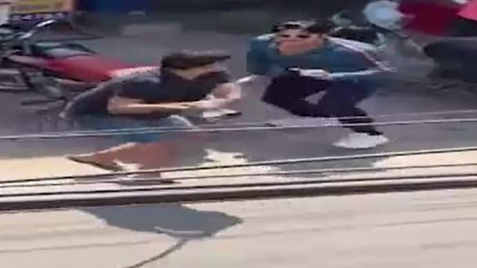 Indore parking dispute turns violent Indore parking dispute turns violent