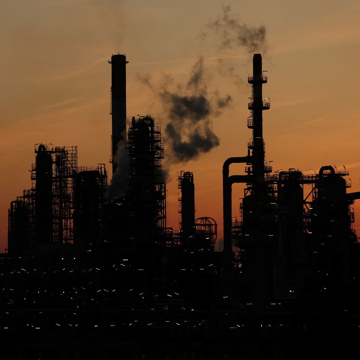Iran could run out of oil storage in weeks due to US blockade. Output cut next?