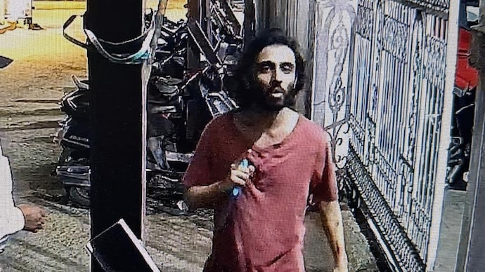 Jaib Ansari was arrested for stabbing two security guards in Mira Road near Mumbai. (Screen grab) Jaib Ansari was arrested for stabbing two security guards in Mira Road near Mumbai.
